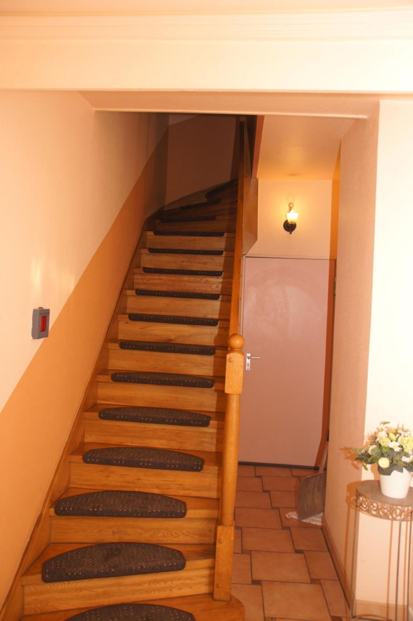 Hotel Paseo Aken Buitenkant foto